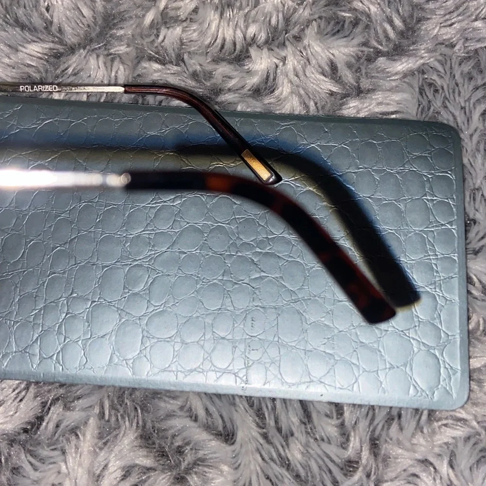 Gold rimmed sunglasses 🕶️